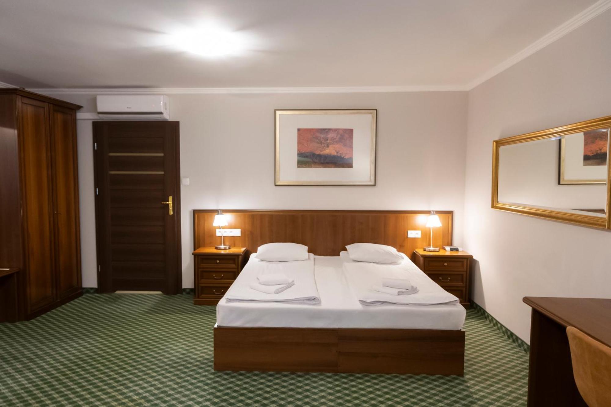 Hit Apartments Варшава Экстерьер фото