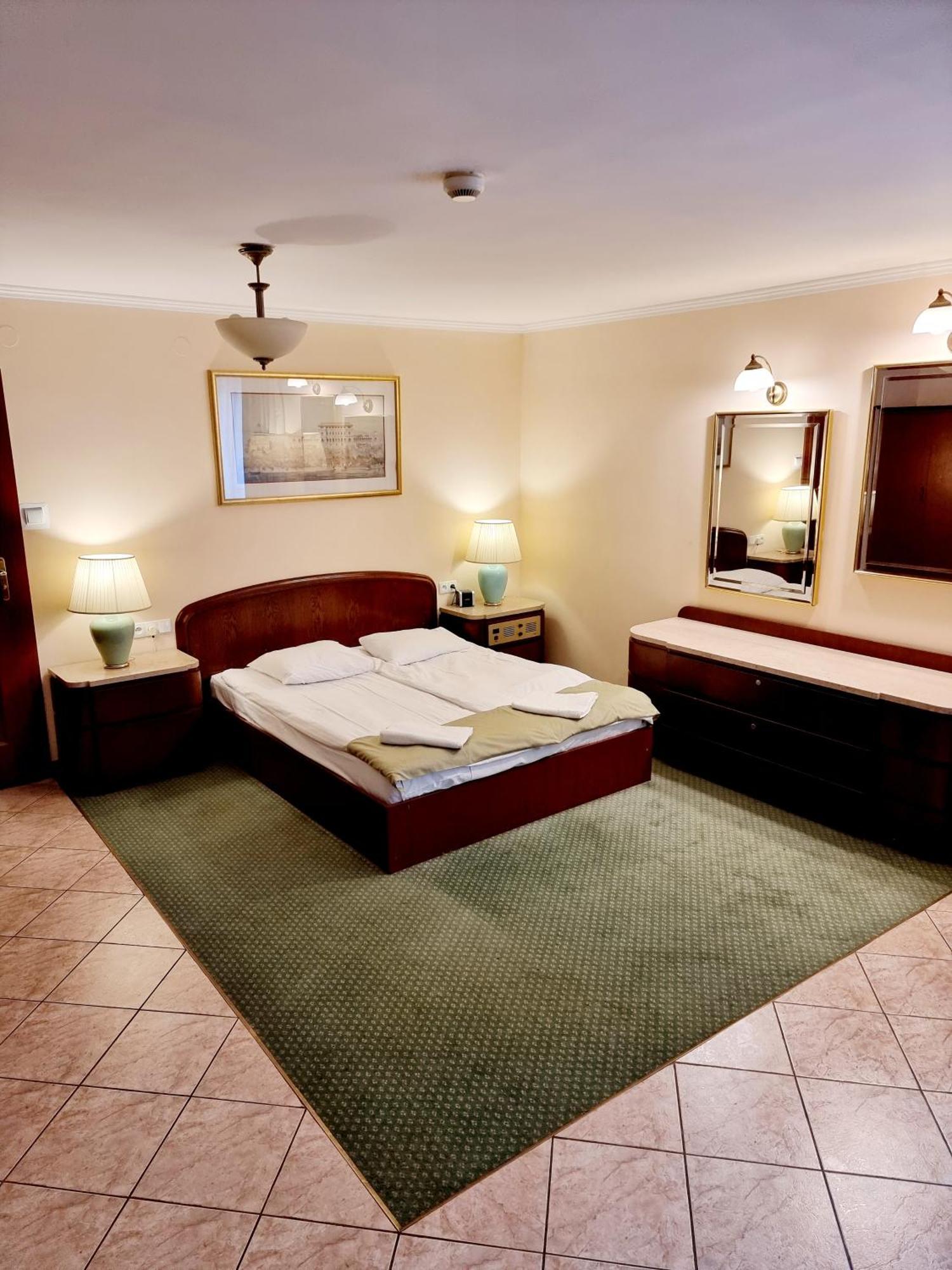 Hit Apartments Варшава Экстерьер фото