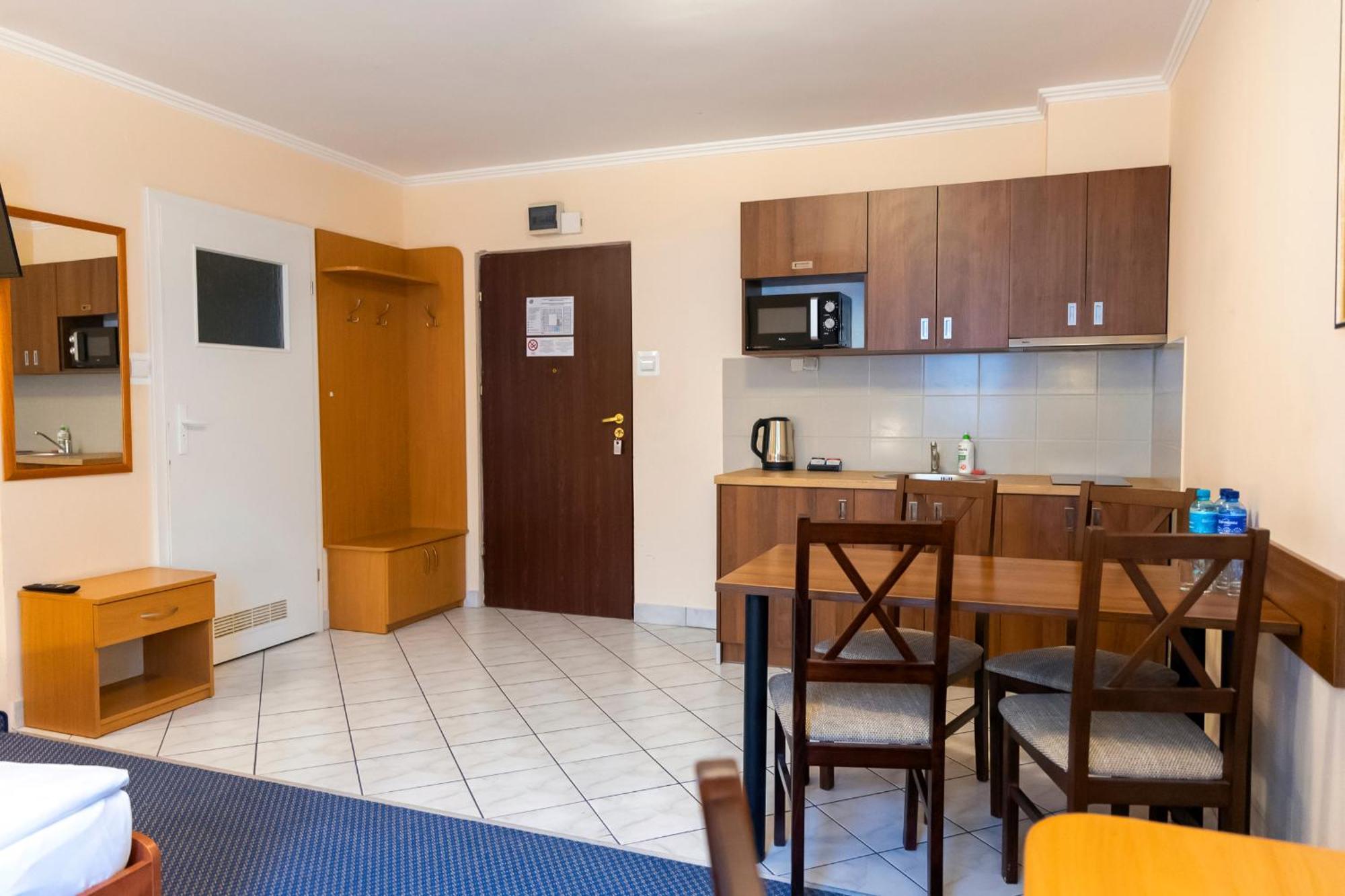Hit Apartments Варшава Экстерьер фото