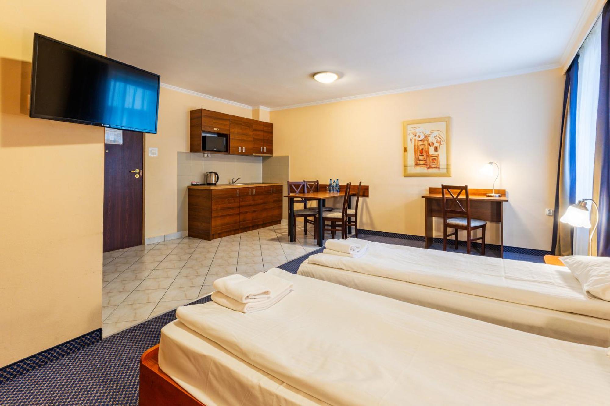 Hit Apartments Варшава Экстерьер фото
